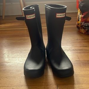 Black, wide calves hunter boots